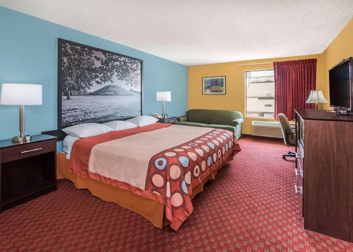 Super 8 By Wyndham Troy Il/St. Louis Area