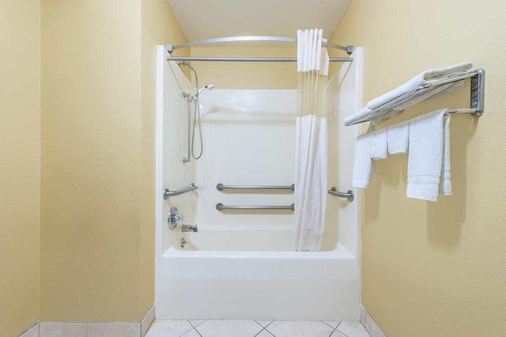 Hotel Super 8 By Wyndham Il/st. Louis Area