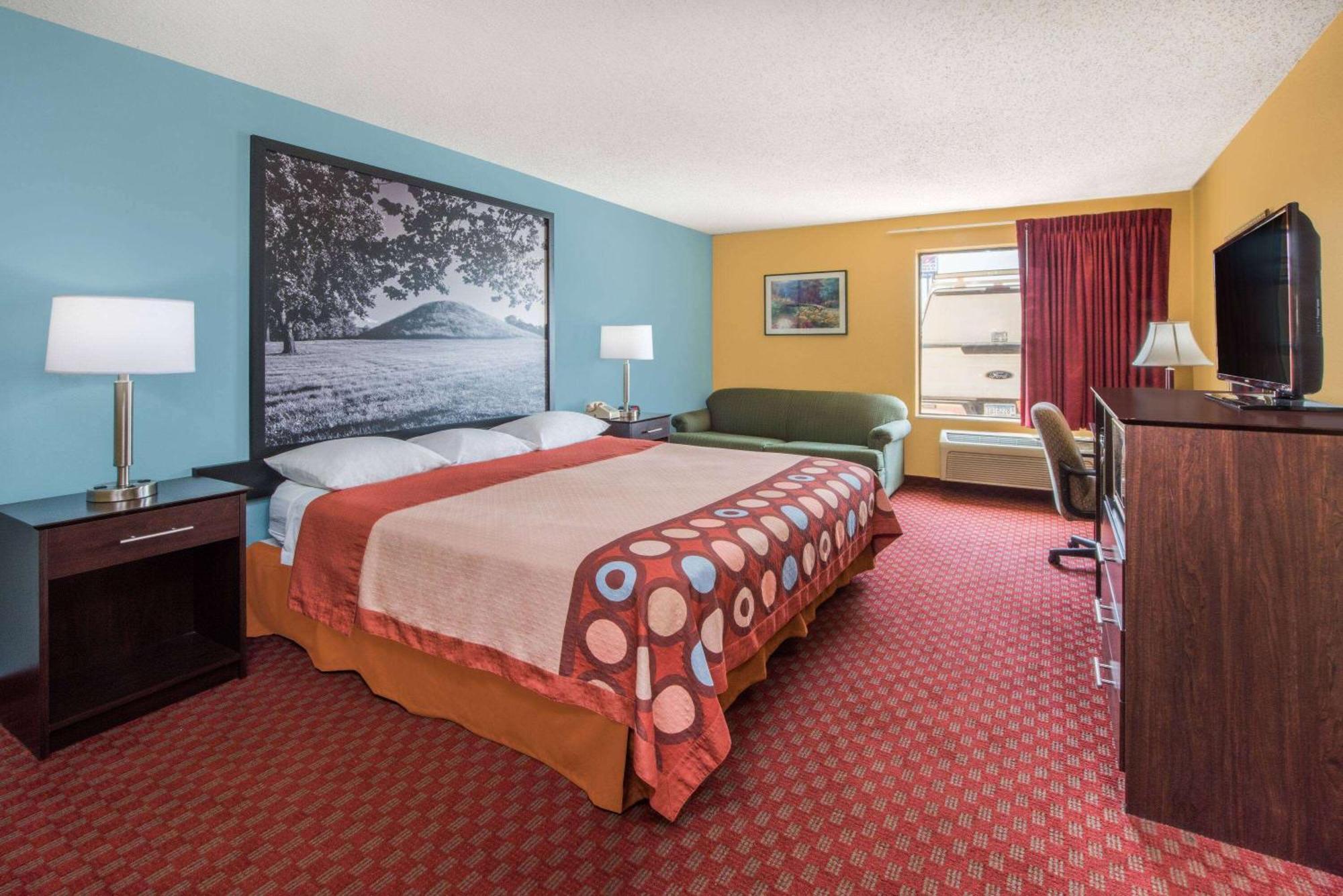 Super 8 By Wyndham Il/st. Louis Area