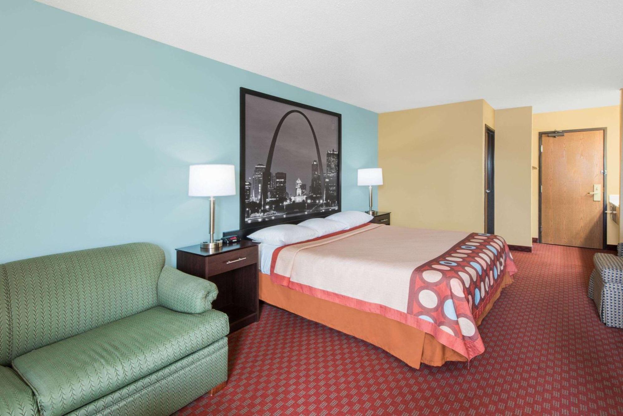 Super 8 By Wyndham Il/st. Louis Area Hotel 2*