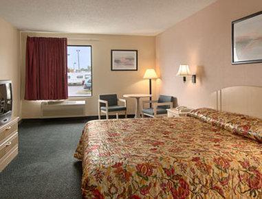 Super 8 By Wyndham Il/st. Louis Area Hotel