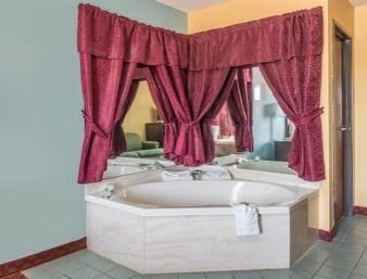Hotel Super 8 By Wyndham Il/st. Louis Area