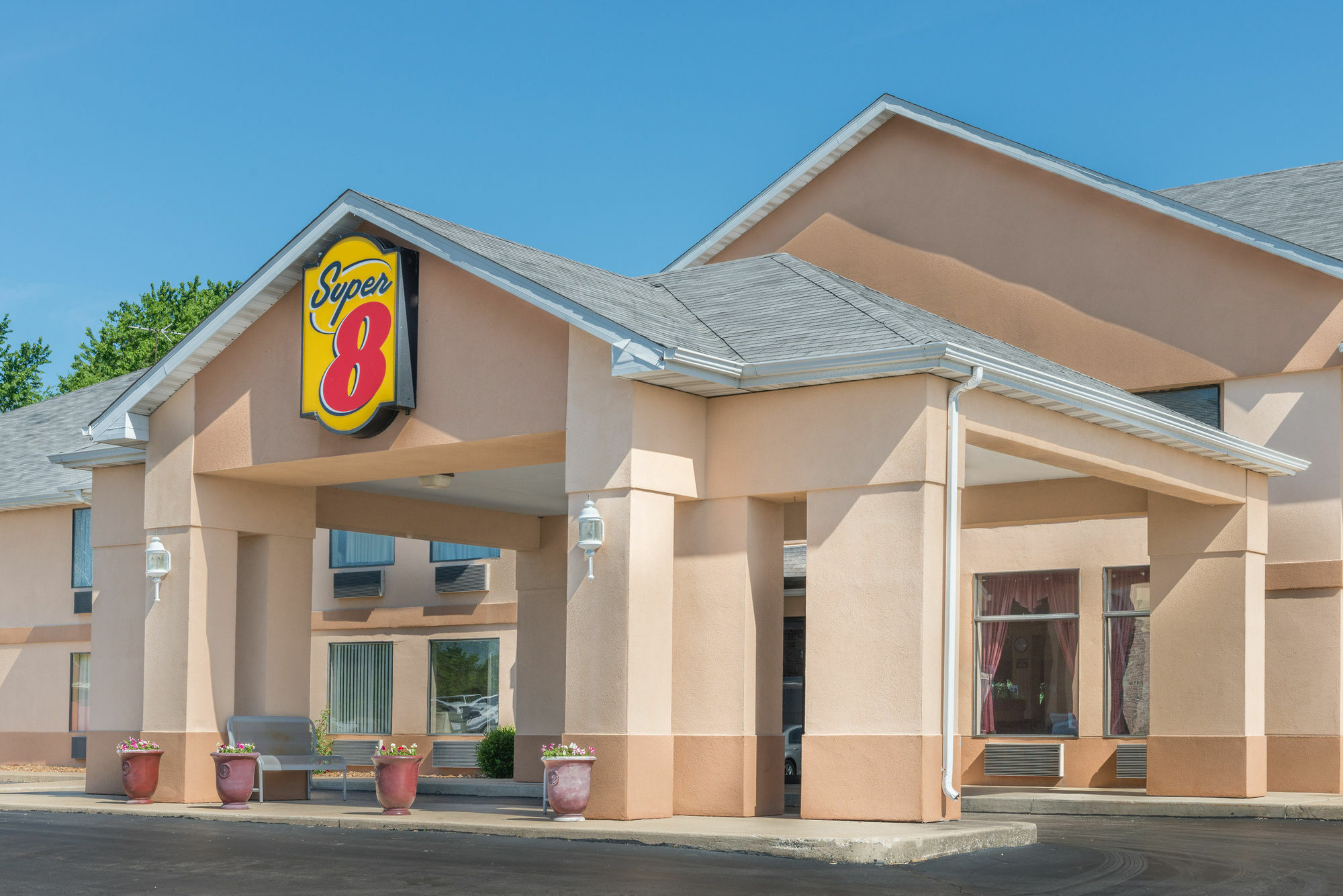 Super 8 By Wyndham Il/st. Louis Area Hotel 2*